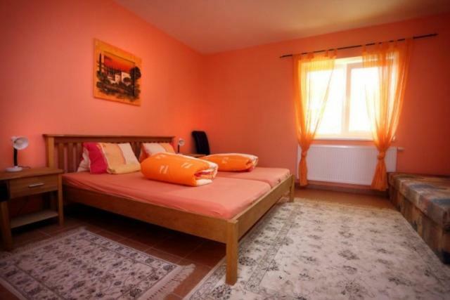 Penzion Tri Koruny - Budova Valerie Havraníky Extérieur photo