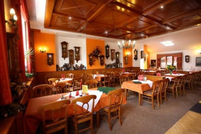 Penzion Tri Koruny - Budova Valerie Havraníky Extérieur photo