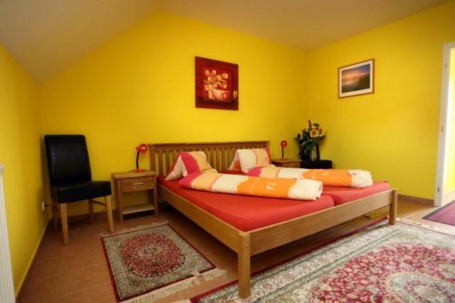 Penzion Tri Koruny - Budova Valerie Havraníky Extérieur photo